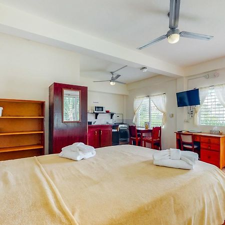 Willow 2 At Island Cabanas Gold Standard Certified Caye Caulker Buitenkant foto
